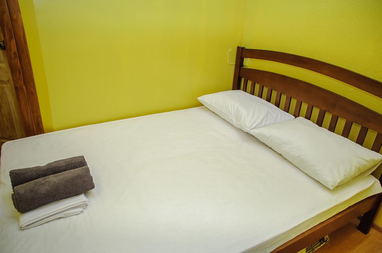 Golden Globus Hostel Kyiv Exterior photo